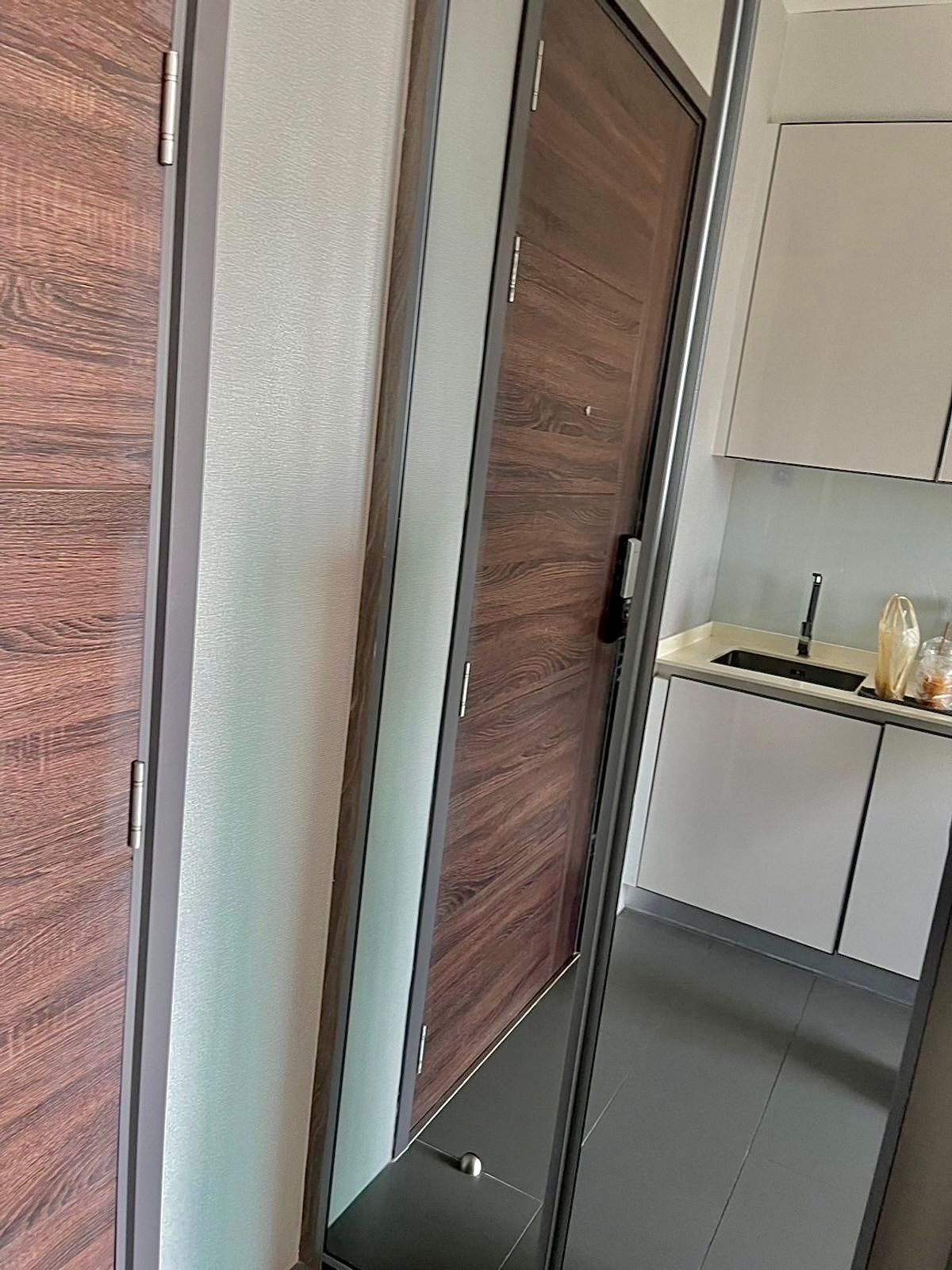 For SaleCondoSukhumvit, Asoke, Thonglor : Urgent sale ✨ C Ekkamai ✨ Fully furnished and equipped with electrical appliances, near BTS Ekkamai