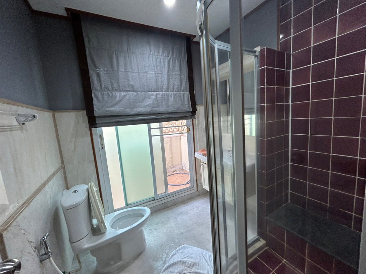 ให้เช่าบ้านพระราม 5 ราชพฤกษ์ บางกรวย : บ้านเดี่ยว มีหลังคาเต็มที่พื้นที่ ติดถนนราชพฤกษ์ 4ห้องนอน ใกล้ DBS