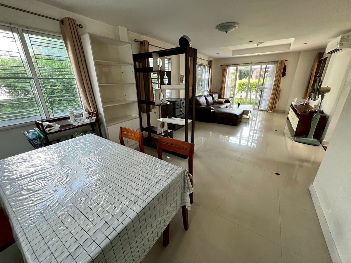 For RentHouseChaengwatana, Muangthong : fully furnished house with 3bedroom 3bathroom on Pak Kret Bypass Road, 5 mins to Muang Thong Thani.