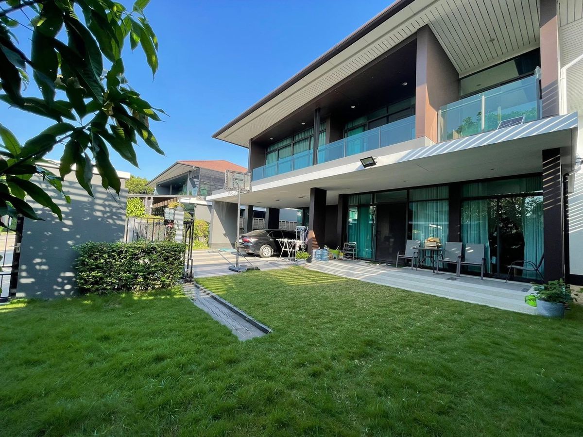 ให้เช่าบ้านพัฒนาการ ศรีนครินทร์ :  ❖ Type Glacier ❖ บ้านเดี่ยว 2 ชั้น 85.00 ตร.ว. 318.00 ตร.ม. | 5 ห้องนอน 4 ห้องน้ำ | ใกล้ ไบรท์ตัน คอลเลจ กรุงเทพฯ 5 นาที, มาร์เก็ตเพลส กรุงเทพกรีฑา 6 นาที, MRT ศรีกรีฑา 8 นาที
