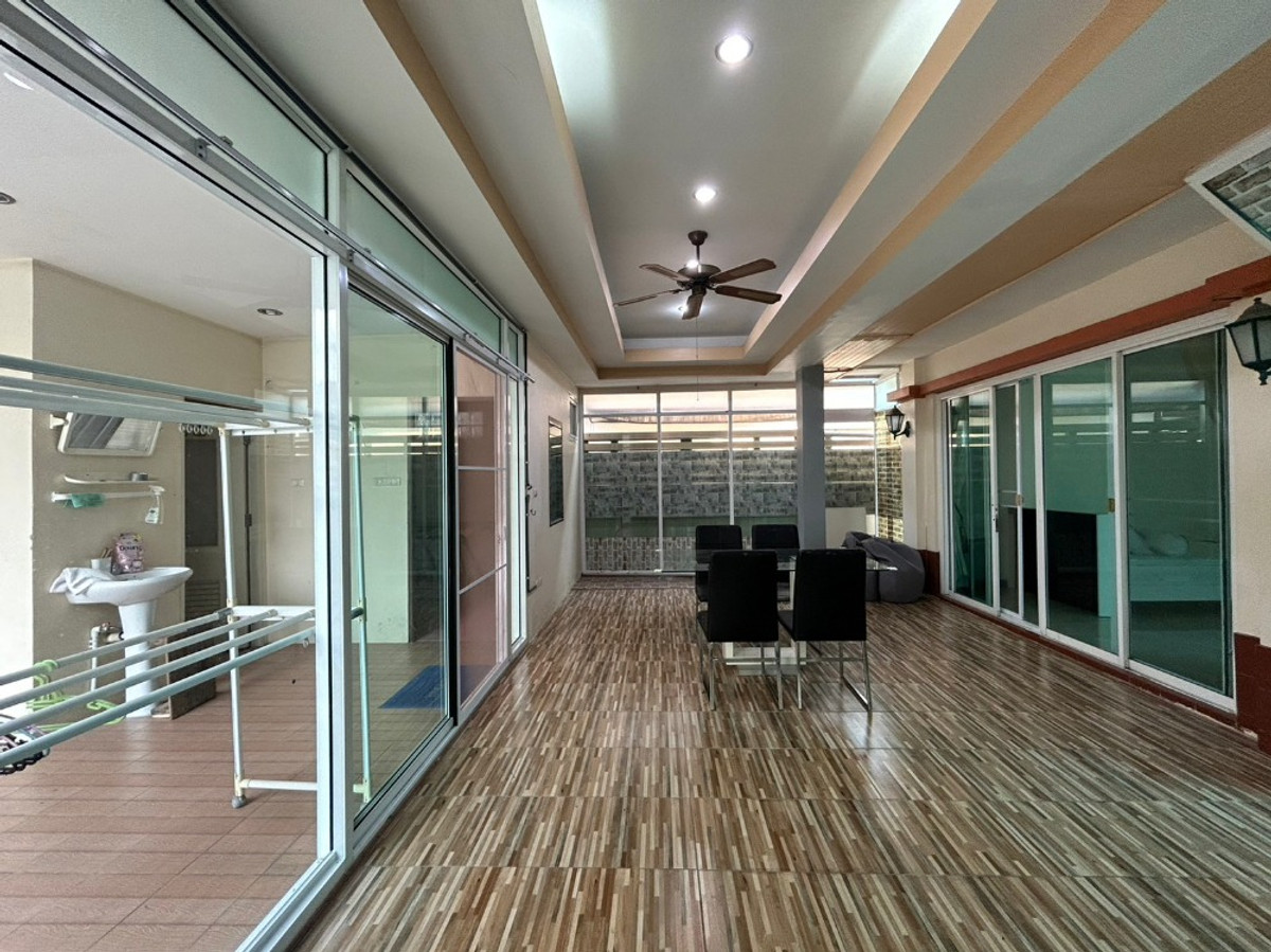 ให้เช่าบ้านพระราม 5 ราชพฤกษ์ บางกรวย : บ้านเดี่ยว มีหลังคาเต็มที่พื้นที่ ติดถนนราชพฤกษ์ 4ห้องนอน ใกล้ DBS