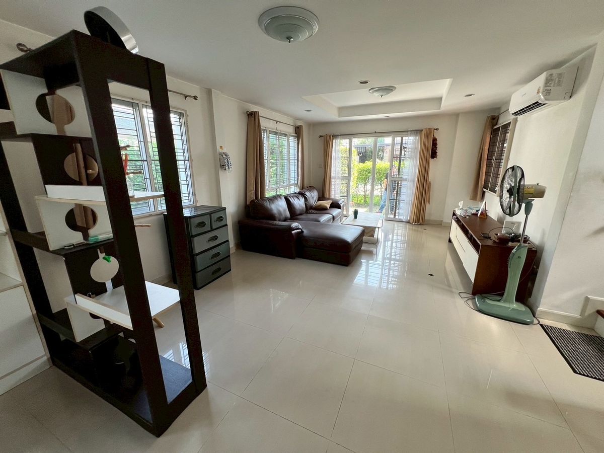 For RentHouseChaengwatana, Muangthong : fully furnished house with 3bedroom 3bathroom on Pak Kret Bypass Road, 5 mins to Muang Thong Thani.