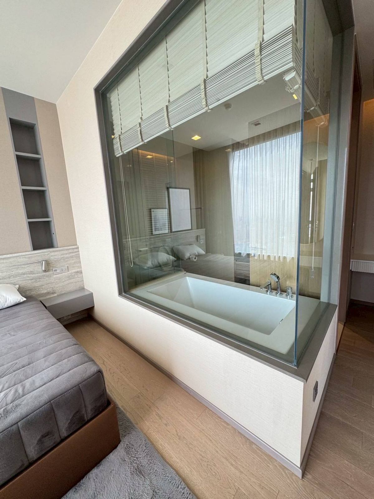 ให้เช่าคอนโดสุขุมวิท อโศก ทองหล่อ : THE ESSE ASOKE 2 ห้องนอน 2 ห้องน้ำ มีอ่างอาบน้ำ คอนโดอโศก ใกล้ BTS อโศก & MRT สุขุมวิท