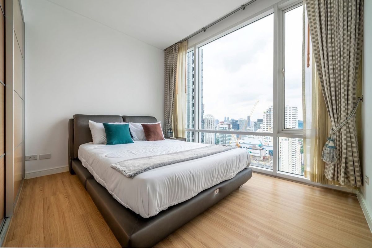 ให้เช่าคอนโดสุขุมวิท อโศก ทองหล่อ : ให้เช่าคอนโด Fullerton Sukhumvit คอนโด Pet Friendly พร้อมอยู่ ใกล้ BTS เอกมัยเพียง 350 เมตร สนใจทักได้เลยค่า