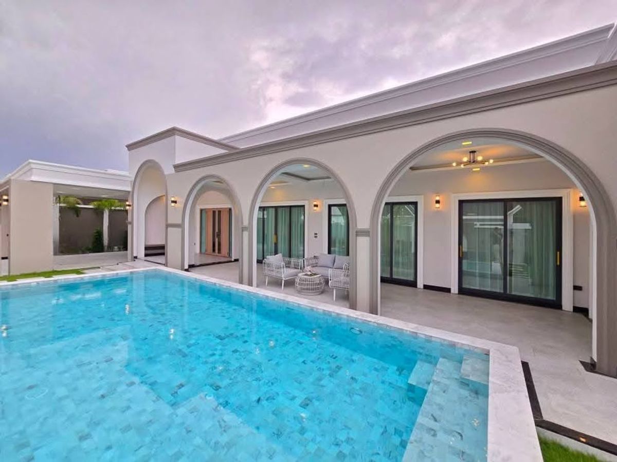 ขายบ้านพัทยา บางแสน ชลบุรี สัตหีบ : 🔥🔥บ้านในฝันที่มีอยู่จริง.." Modern Classic Pool Villas Pattaya " พูลวิลล่าสร้างใหม่พัทยา เสร็จพร้อมเข้าอยู่ 