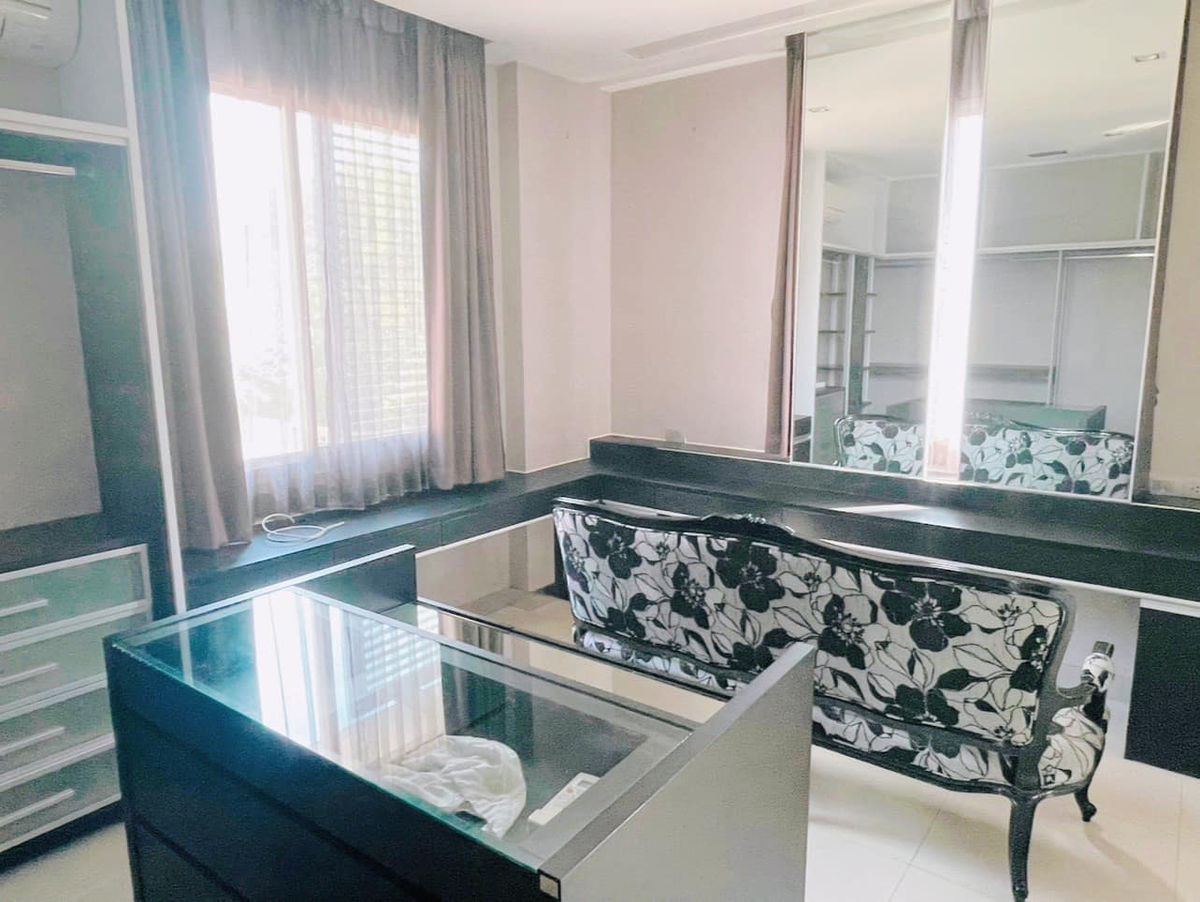 HouseLadkrabang, Suwannaphum Airport : K-6303 for rent/sell now! Golden Nakara Onnut 65 after the corner is ready.