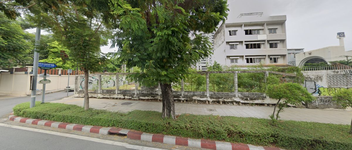 LandSathorn, Narathiwat : Land for sale, beautiful plots, golden location in the heart of the city Soi Narathiwat Rajanagarindra 18 - Rama 3