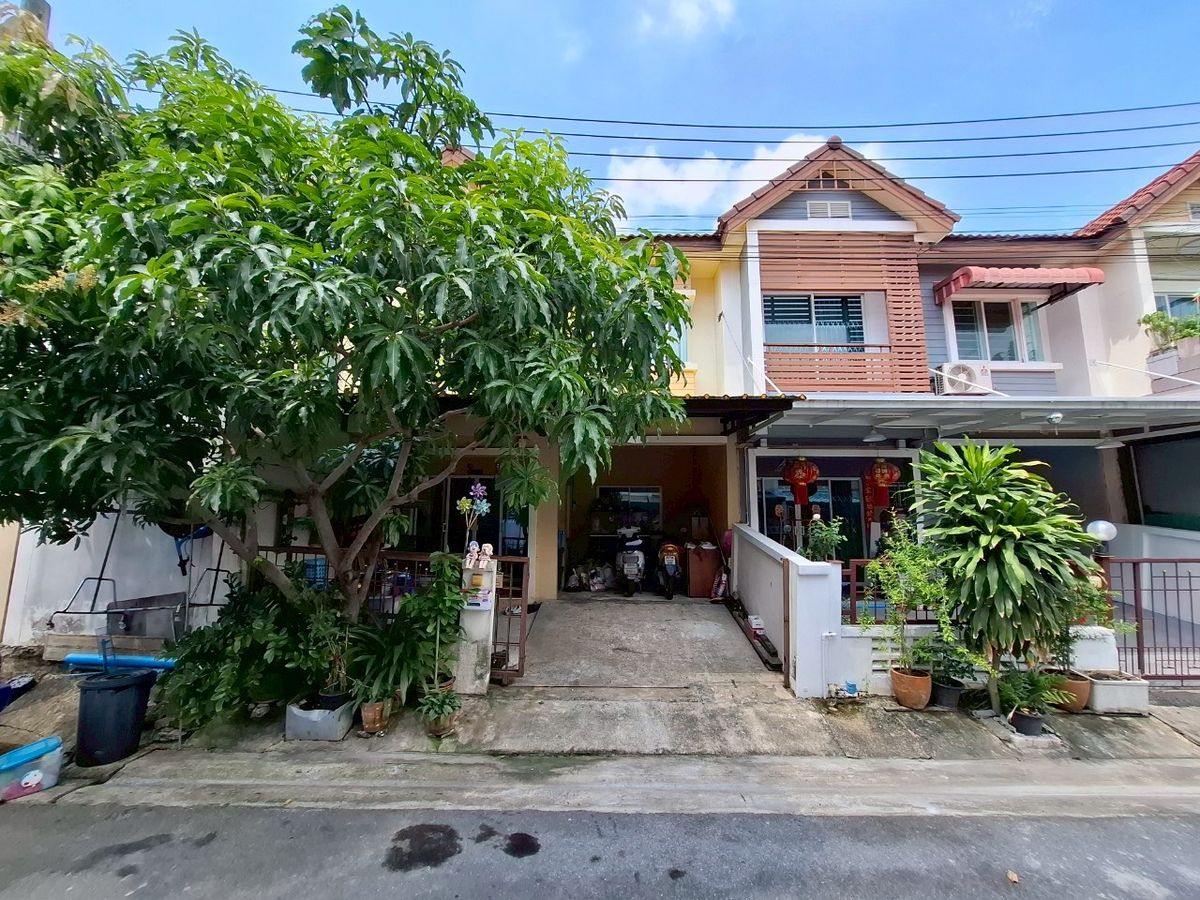 ขายทาวน์โฮมลาดกระบัง สุวรรณภูมิ : ทาวน์เฮ้าส์ 2 ชั้น ทำลเดี หมู่บ้านพิศาลลาดกระบัง 1 ถนนประชาพัฒนา แขวงทับยาว เขตลาดกระบัง กรุงเทพมหานคร