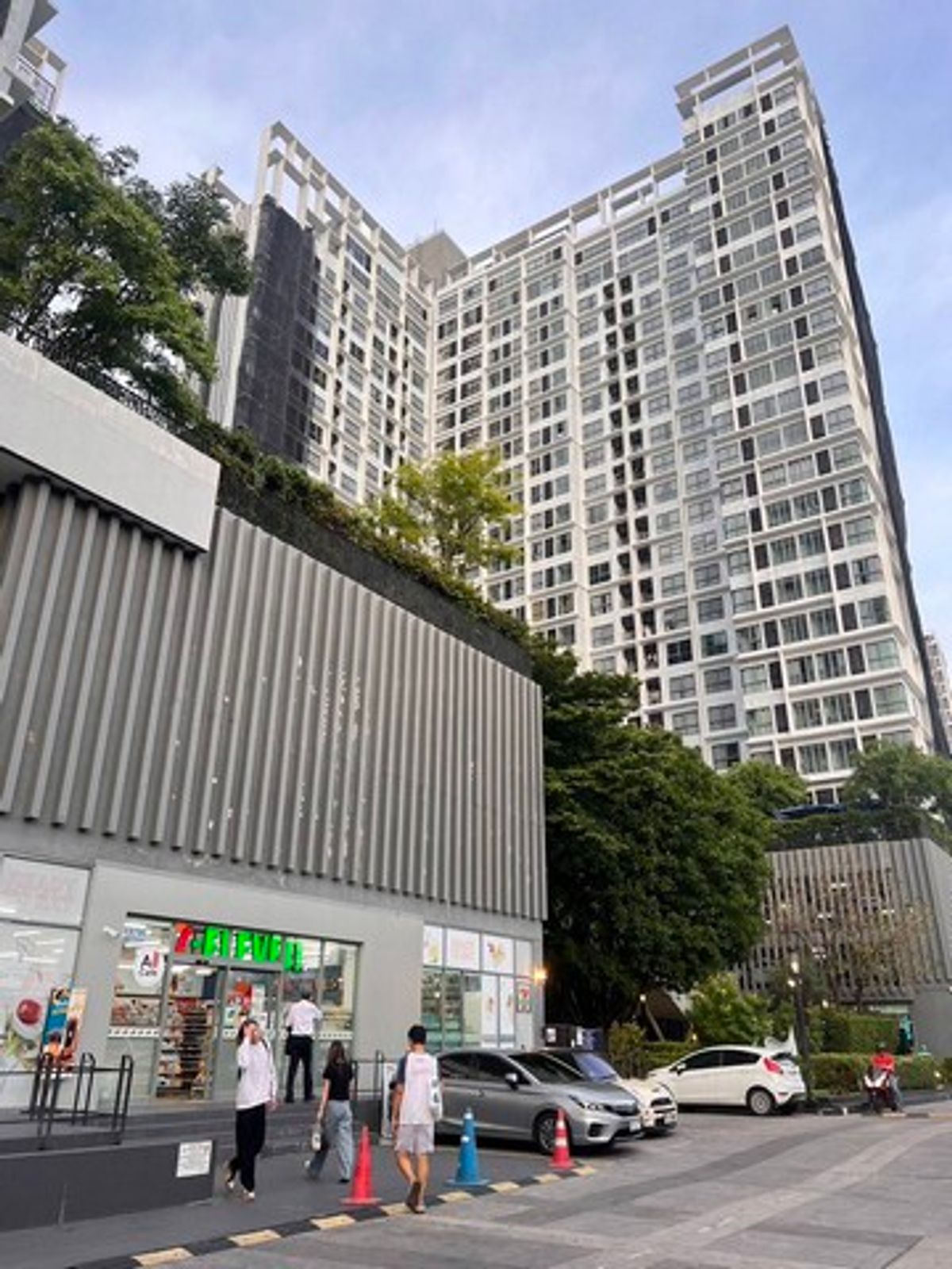 For SaleCondoOnnut, Udomsuk : [Sell] Ideo Mobi Sukhumvit 81 | 30.43 sq.m. | Floor 19 | Near BTS On Nut | 3.89 million baht