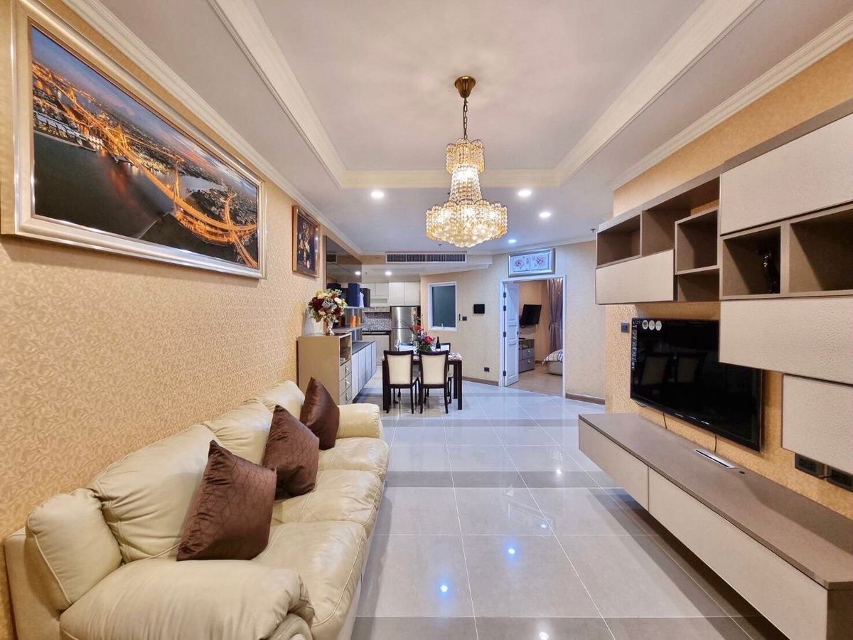 For RentCondoRama9, Petchburi, RCA : Condo, floor 14, good location with beautiful decorative furniture for rent in Ratchada-Rama 9 Near the Embassy of the Republic of Korea only 120 meters