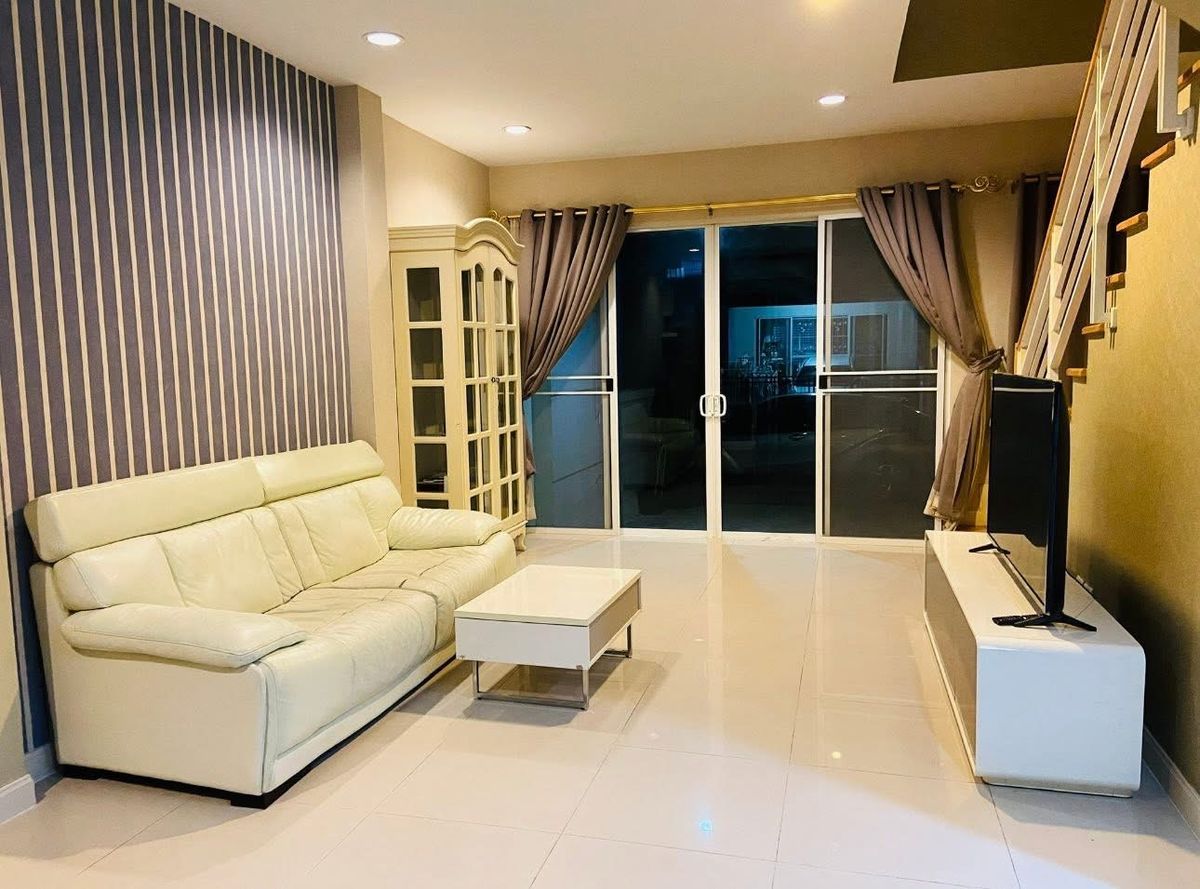 ให้เช่าทาวน์โฮมเกษตร นวมินทร์ ลาดปลาเค้า : ให้เช่าบ้านกลางเมือง Urbanion เกษตรนวมินทร์2 ลาดปลาเค้า79 ใกล้ BTS วัดพระศรีฯ, เซ็นทรัลรามอินทรา 