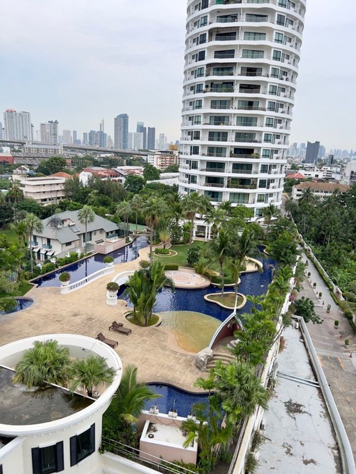 For SaleCondoRama3 (Riverside),Satupadit : 🌊 Spacious River View Condo at Supalai Casa Riva with Wide Balconies! Fully Furnished, Prime Location Near Charoenkrung–Rama 3 and Business District