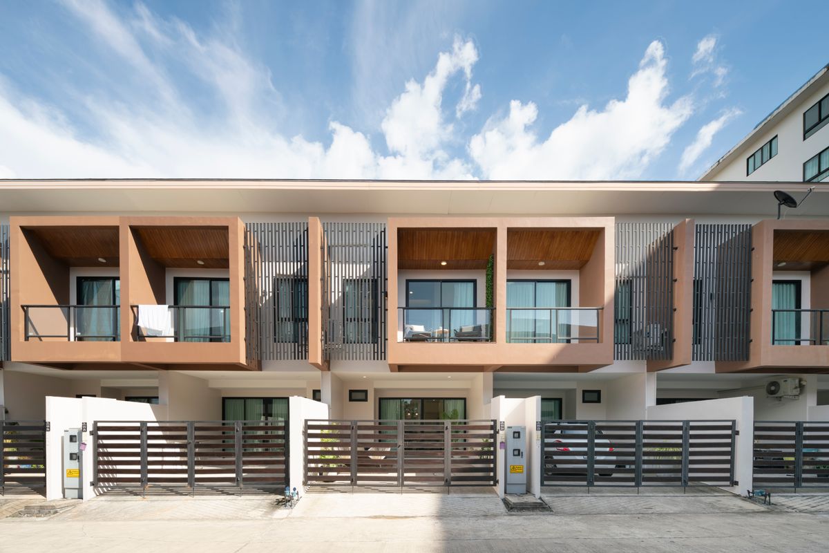 ขายทาวน์โฮมภูเก็ต :  ทาวน์เฮาส์ใหม่ใกล้หาดในยาง 