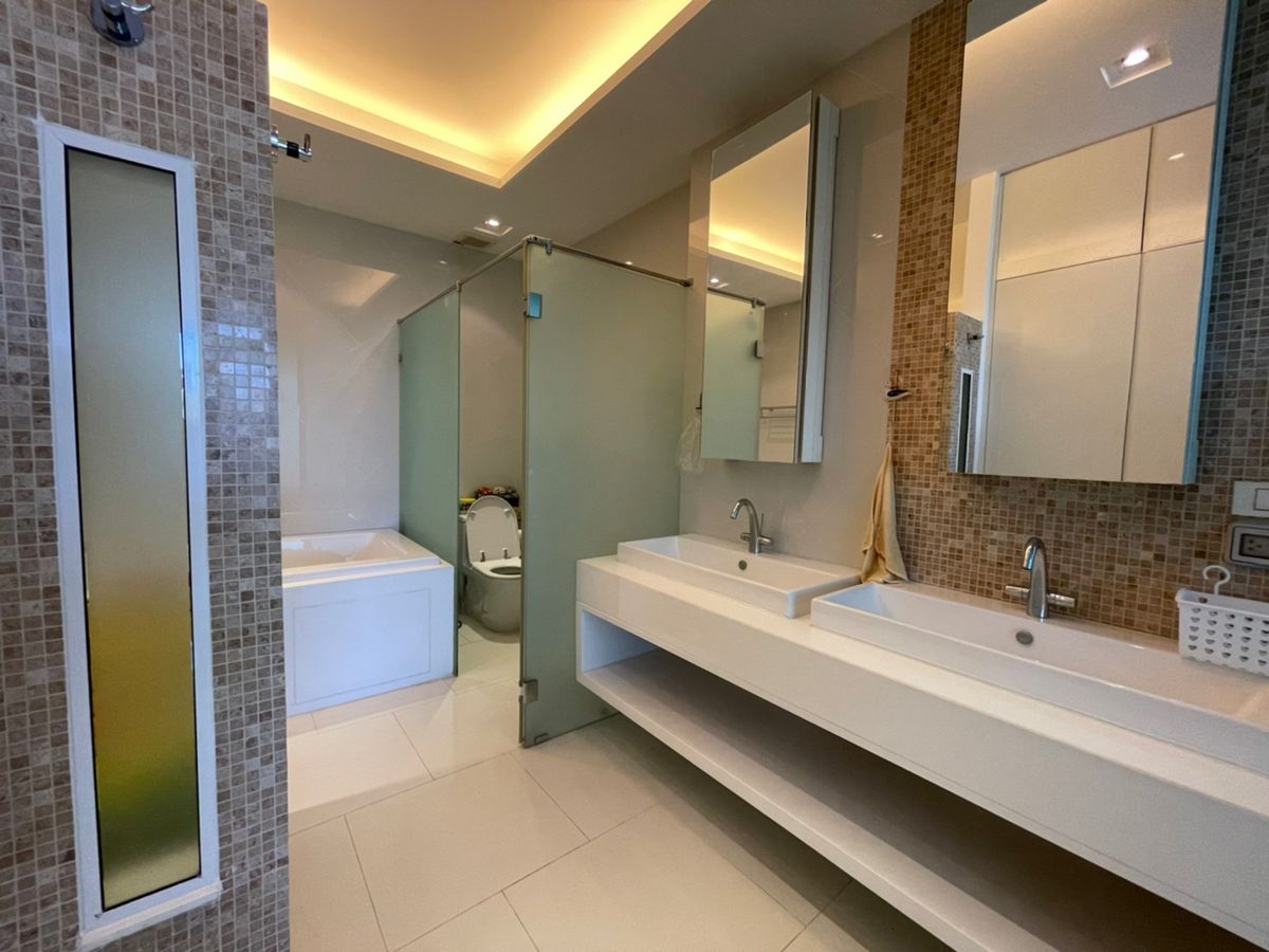 For SaleCondoPattaya, Bangsaen, Chonburi : 🏖️ Luxury Beachfront Condo for Sale at The Sanctuary Wong Amat Pattaya – Corner Unit with Full Sea & Sanctuary of Truth Views, Spacious Balcony Perfect for Ultimate Relaxation