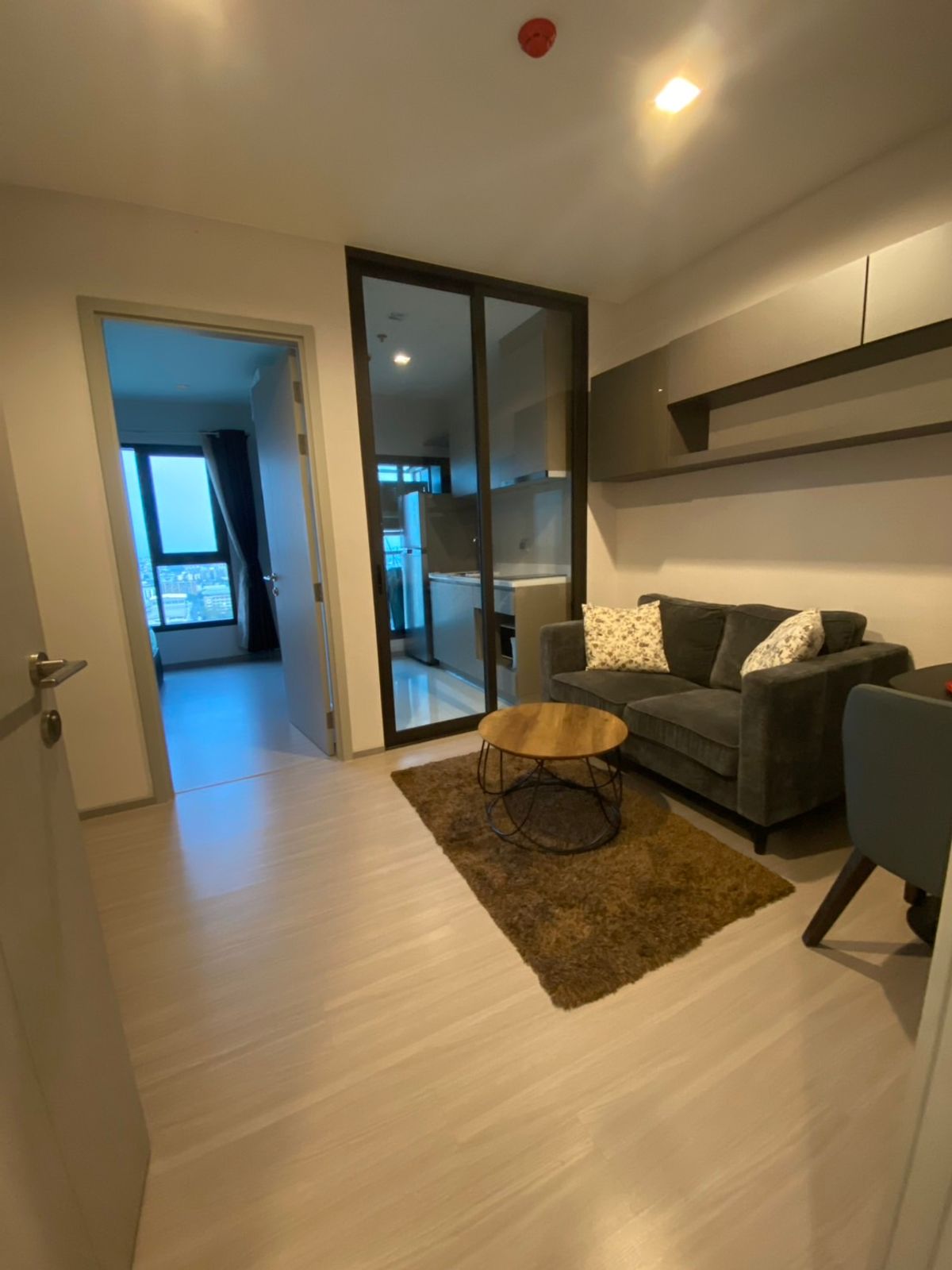 ให้เช่าคอนโดอ่อนนุช อุดมสุข : ให้เช่า คอนโด Life Sukhumvit 62  ใกล้รถไฟฟ้า BTS บางจาก และใกล้จุดขึ้น-ลงทางด่วนเฉลิมมหานคร