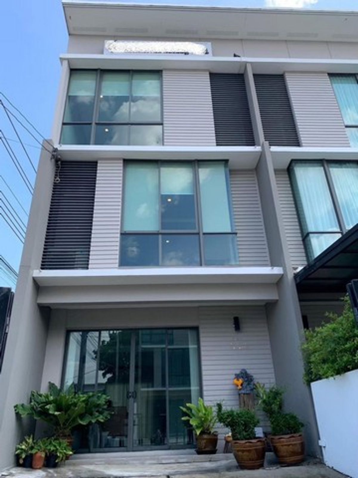 ให้เช่าบ้านลาดกระบัง สุวรรณภูมิ : HR2497ขาย/ให้เช่าโฮมออฟฟิศ ตกแต่งพร้อมใช้งาน โครงการพาทิโอ ลาดกระบัง – มอเตอร์
