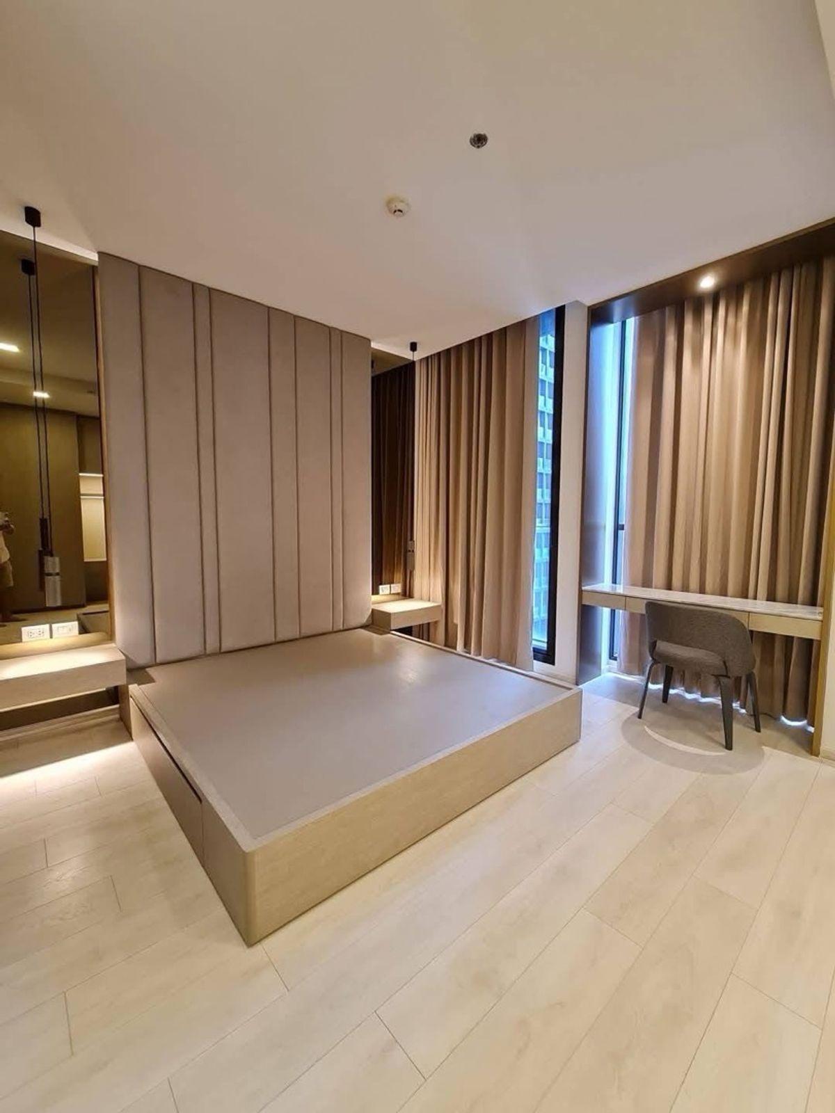 ให้เช่าคอนโดวิทยุ ชิดลม หลังสวน : ให้เช่าคอนโด Noble ploenchit ห้องสวย บิ้วอิน พร้อมเข้าอยู่ วิวห้องดีมาก ติดBTSเพลินจิต สนใจทักได้เลยค่า