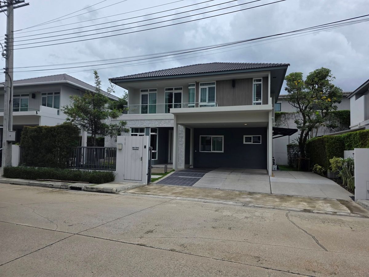 ให้เช่าบ้านลาดกระบัง สุวรรณภูมิ : 🏡✨HOME FOR RENT>> Mantana Bangna - Wongwaen 📢ซ.รามคำแหง 2 บางนา บ้านตัวอย่างตกแต่งสวย ถนนเมน เฟส 2 ตรงข้ามสวน (มองเห็นวิวสวนจากห้องนอน) 4 ห้องนอน #LV-MO2029