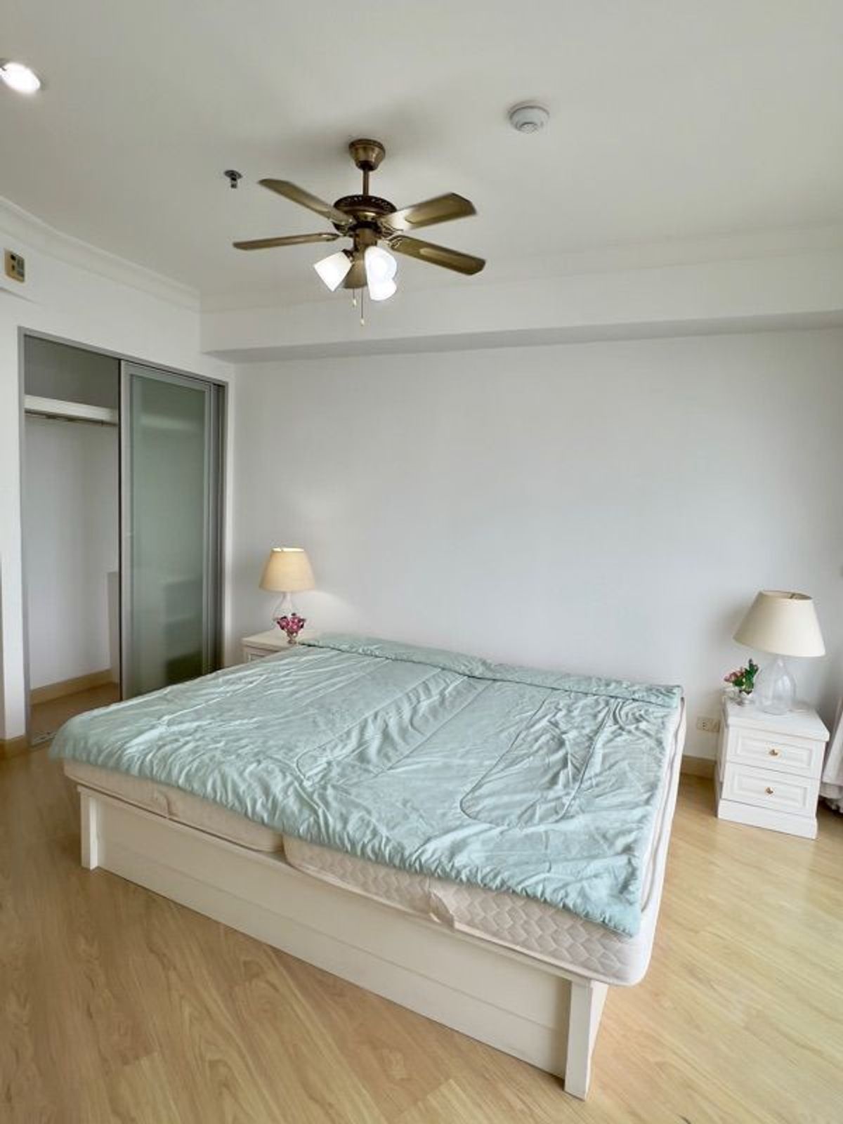 For SaleCondoRama3 (Riverside),Satupadit : 🌊 Spacious River View Condo at Supalai Casa Riva with Wide Balconies! Fully Furnished, Prime Location Near Charoenkrung–Rama 3 and Business District