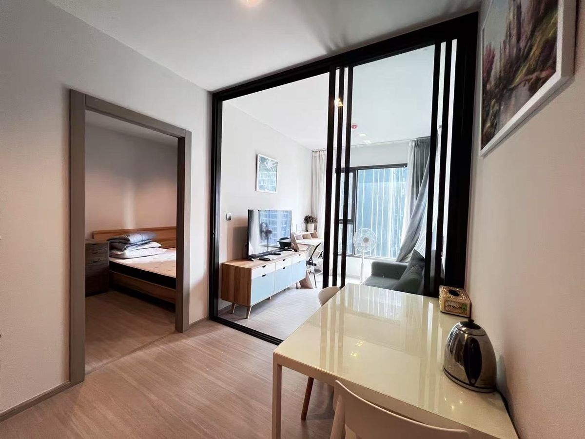ให้เช่าคอนโดพระราม 9 เพชรบุรีตัดใหม่ RCA : For rent condo life asoke Rama 9 
Near MRT Rama 9