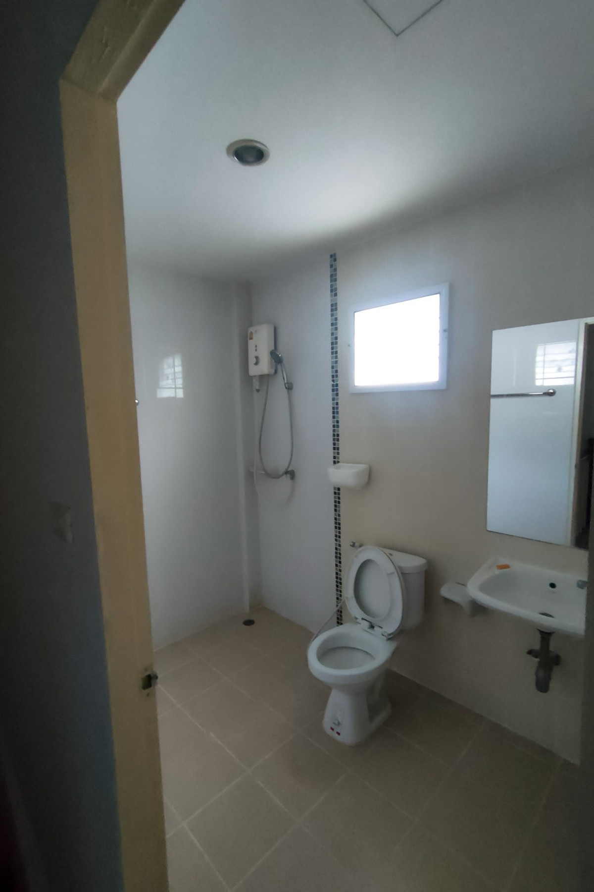 For RentTownhomeVipawadee, Don Mueang, Lak Si : 5mins go to Harrow ,4bedroom townhome, 5.7m wide, corner unit, Chang Akat Uthit Road, near Don Mueang Airport.