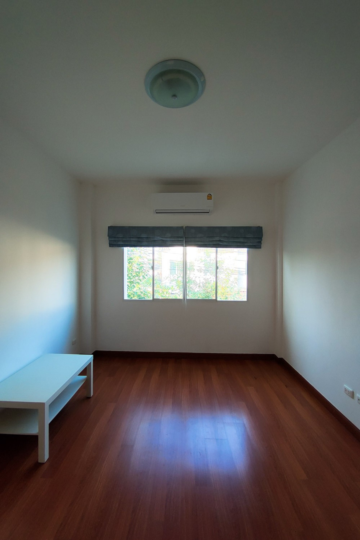 For RentTownhomeVipawadee, Don Mueang, Lak Si : 5mins go to Harrow ,4bedroom townhome, 5.7m wide, corner unit, Chang Akat Uthit Road, near Don Mueang Airport.