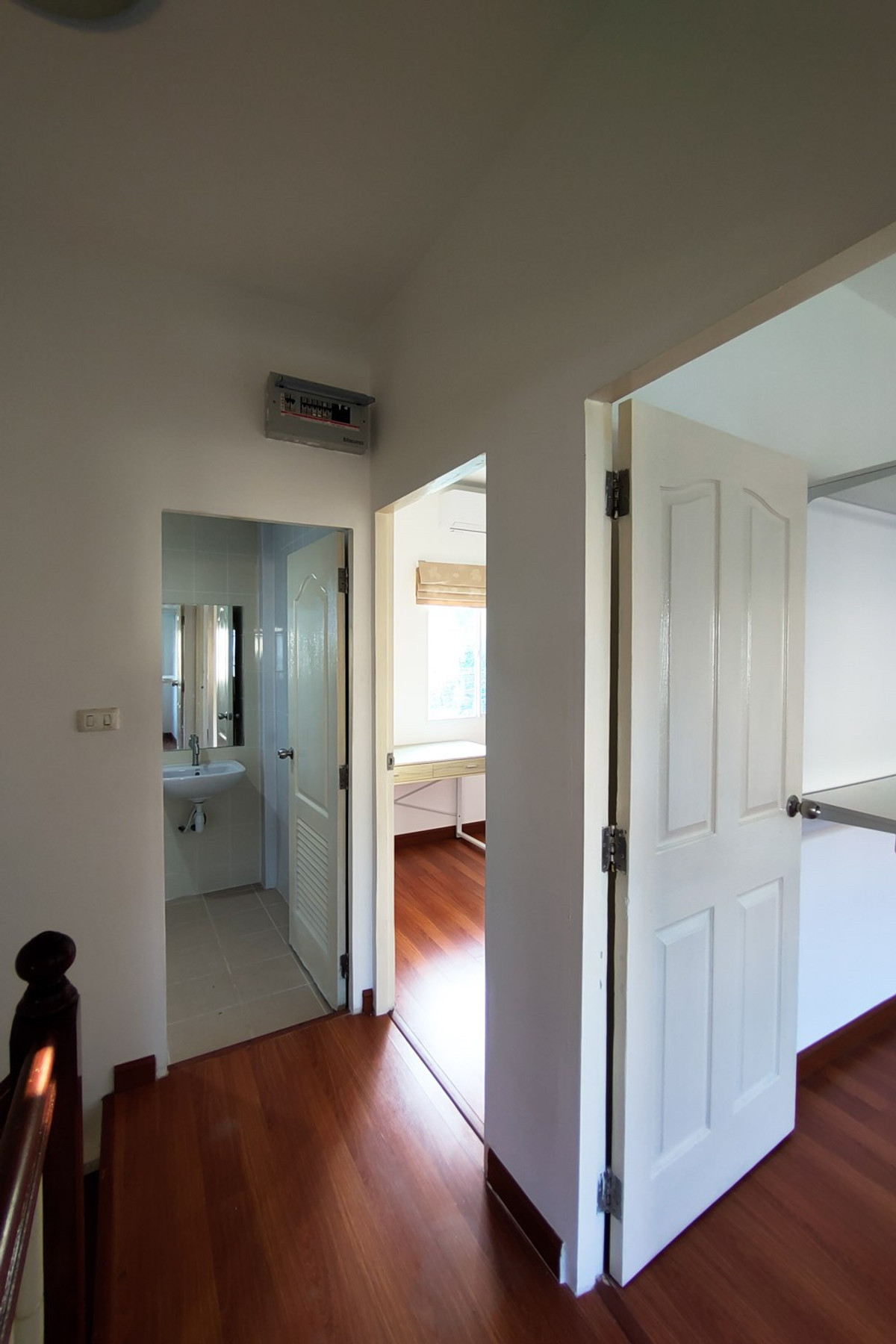 For RentTownhomeVipawadee, Don Mueang, Lak Si : 5mins go to Harrow ,4bedroom townhome, 5.7m wide, corner unit, Chang Akat Uthit Road, near Don Mueang Airport.