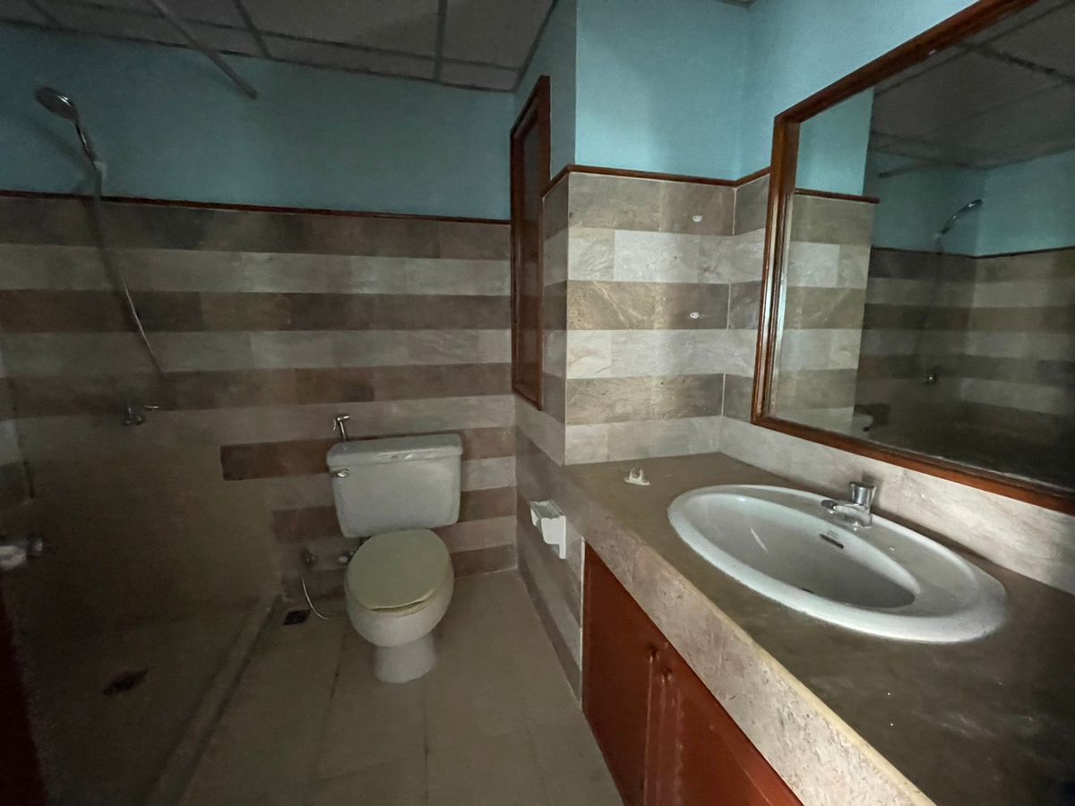 ให้เช่าคอนโดสีลม ศาลาแดง บางรัก : Silom Suite Room for Rent (Sathorn 12)