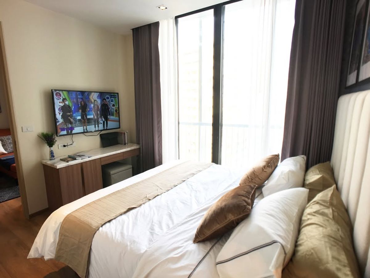 CondoSukhumvit, Asoke, Thonglor : Luxury condo at Park24. Convenient transportation. Near the BTS Skytrain has a beautiful-luxurious shuttle. Ready to stay immediately !!