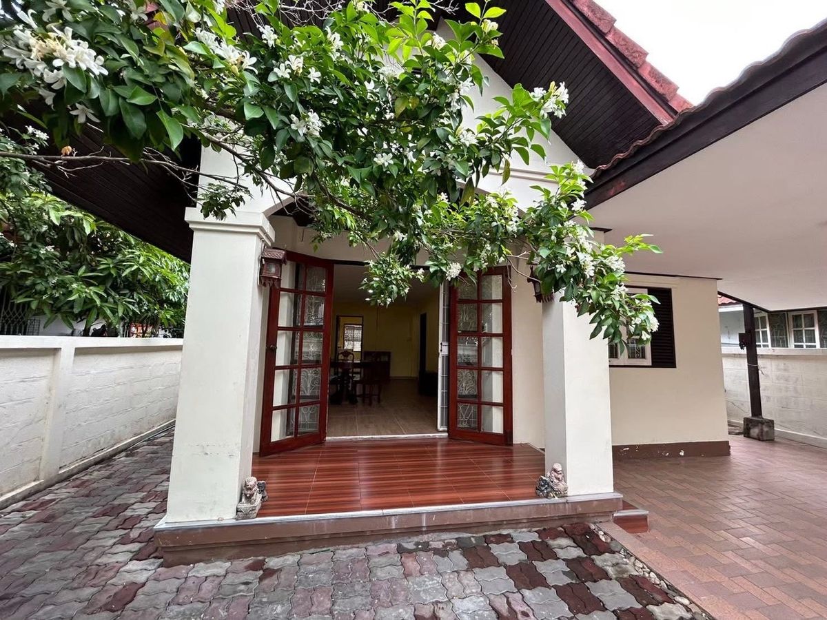ให้เช่าบ้านบางนา แบริ่ง ลาซาล : บ้านเดี่ยวชั้นเดียวในซอยลาซาล ให้เช่า
