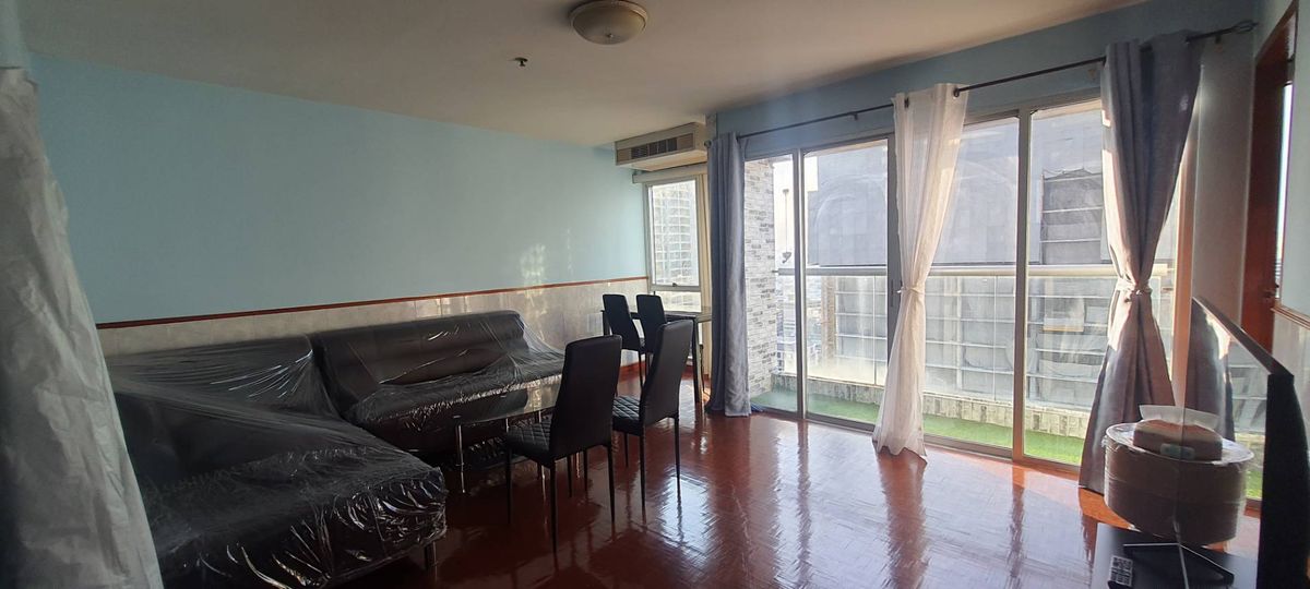 For RentCondoSilom, Saladaeng, Bangrak : Silom Suite Room for Rent (Sathorn 12)
