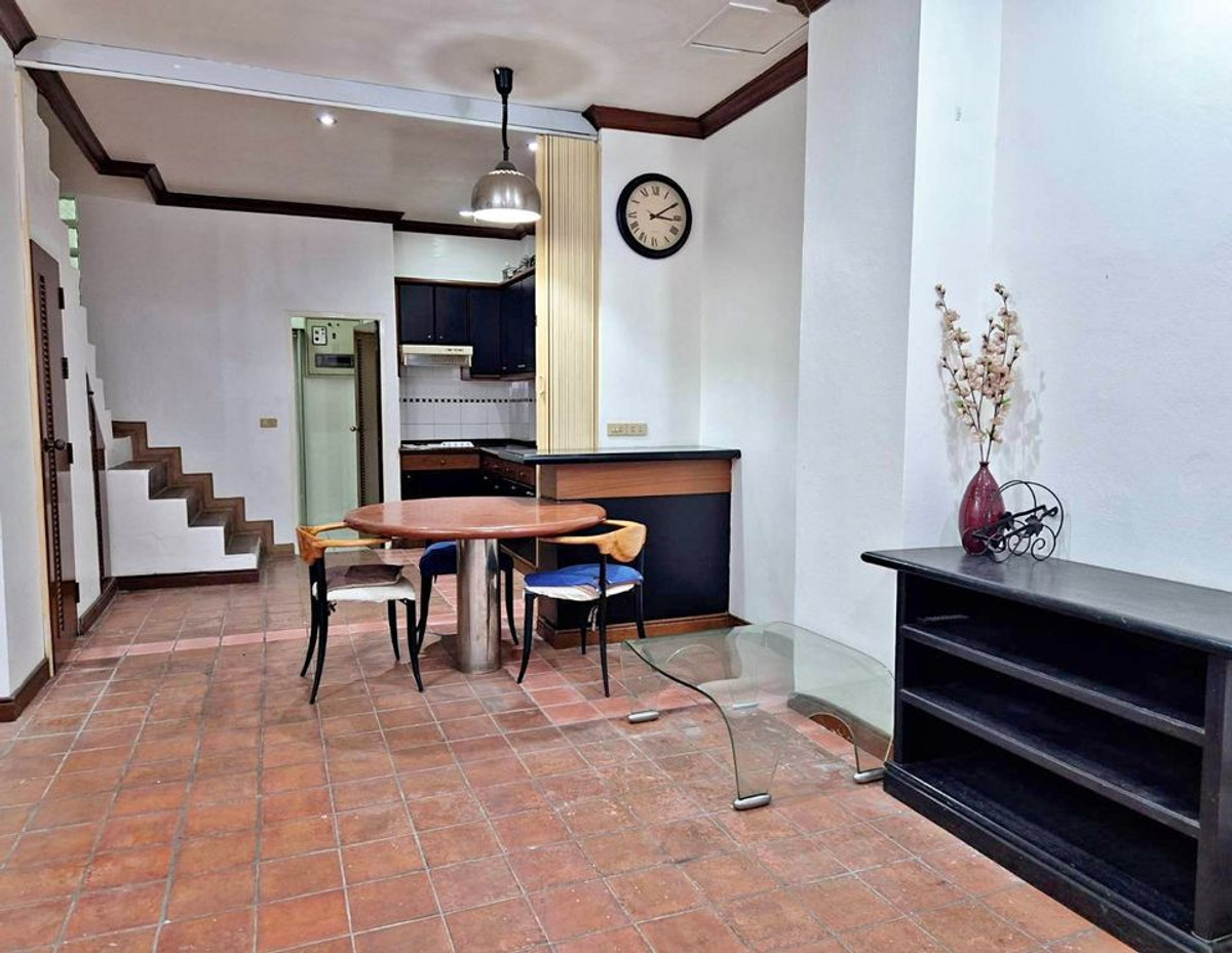 For RentHouseLadprao, Central Ladprao : Townhome near Central Ladprao at soi Phahonyothin 27 with 2bedrooms 2floors