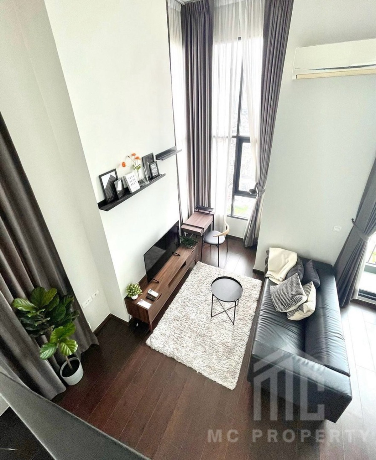 ให้เช่าคอนโดสุขุมวิท อโศก ทองหล่อ : c ekkamai 1 ห้องนอน 30 ตารางเมตรให้เช่าเพียง 20,000 กรุณาติดต่อ 0816878954