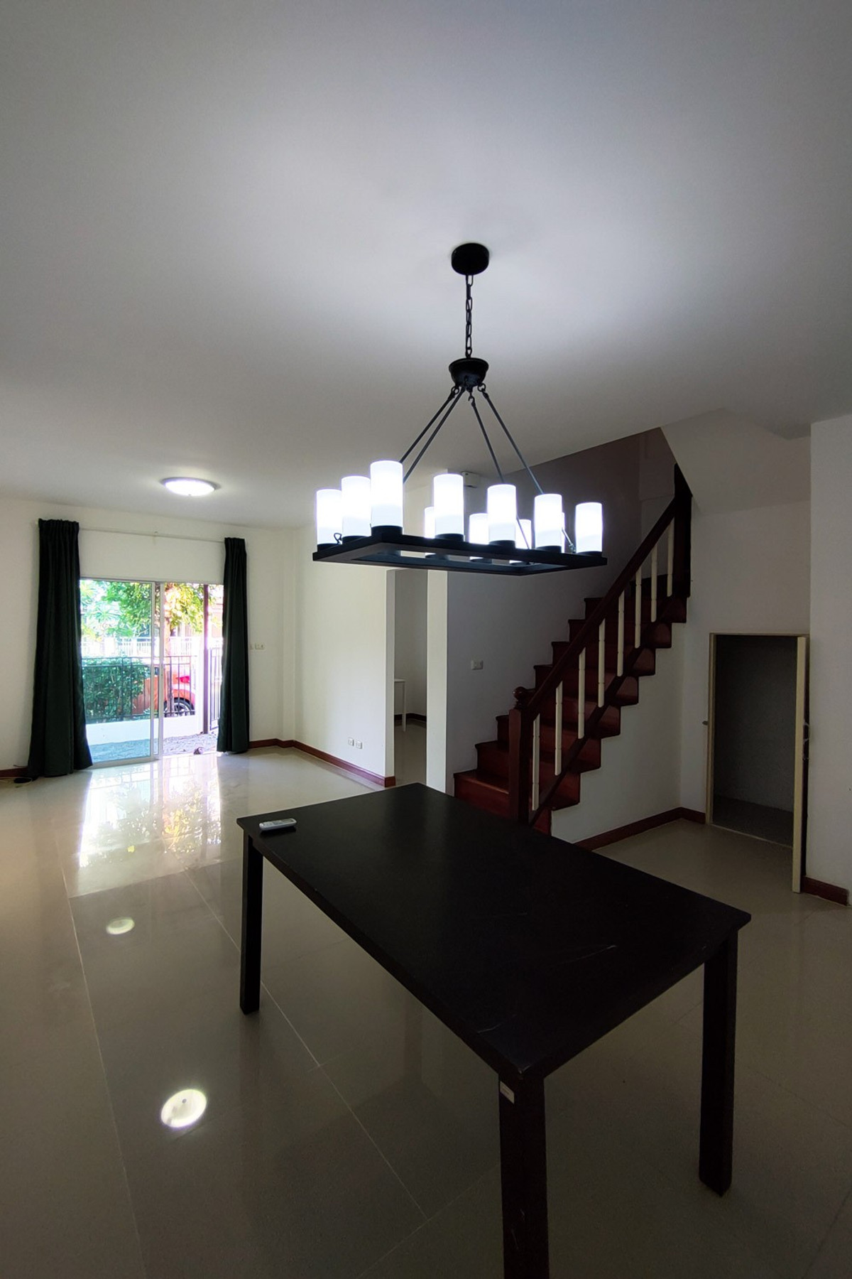 For RentTownhomeVipawadee, Don Mueang, Lak Si : 5mins go to Harrow ,4bedroom townhome, 5.7m wide, corner unit, Chang Akat Uthit Road, near Don Mueang Airport.