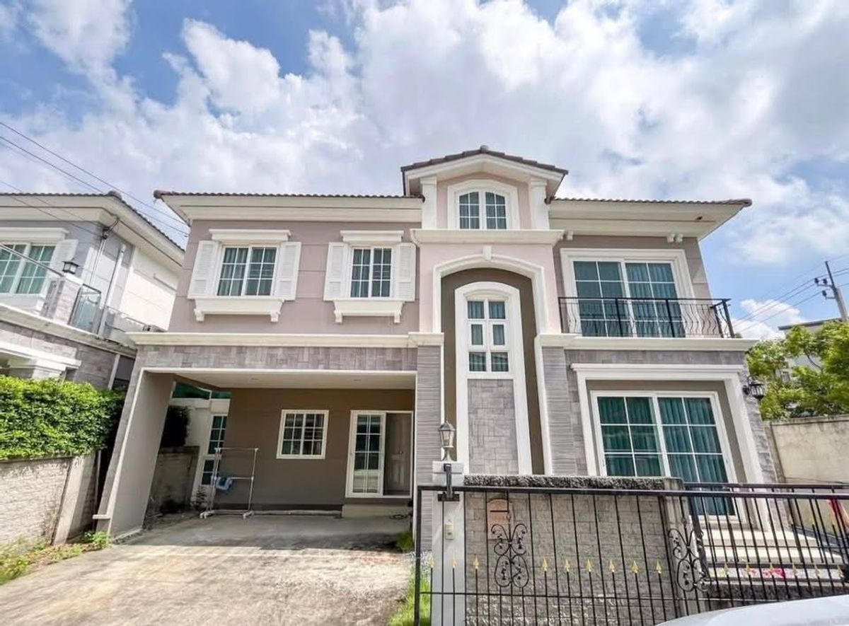 For RentBang kae, Phetkasem : Single house on Kanlapaphruek Road, 3 bedrooms, pets allowed, 5 minutes drive to BTS Wutthakat