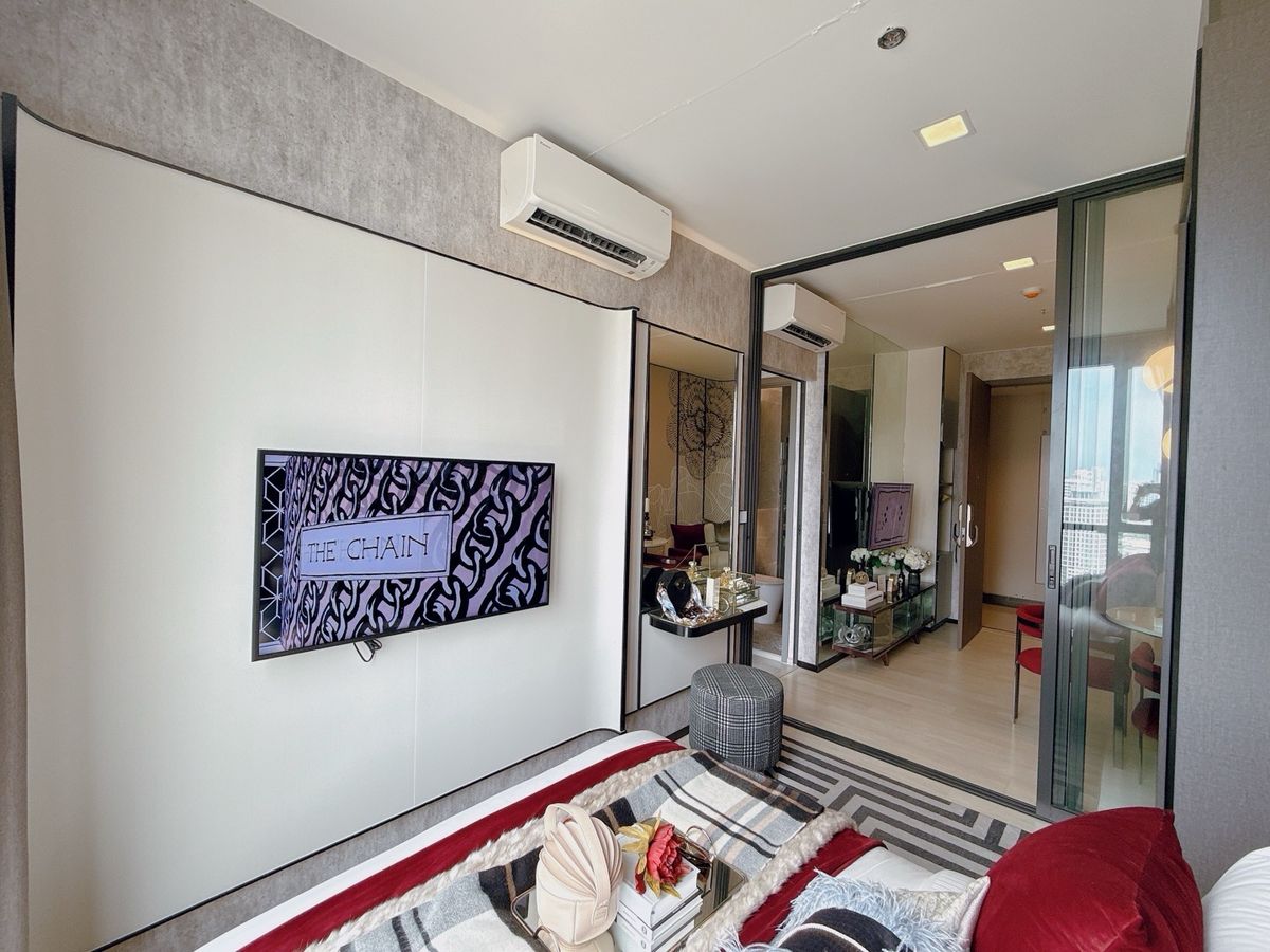 For SaleCondoSapankwai,Jatujak : 𝐓𝐇𝐄 𝐏𝐑𝐈𝐕𝐀𝐂𝐘 Chatuchak, the new room, cheapest 𝟑.𝟐𝟗 Free down payment 𝟎 baht, comfortable installments 𝟗, 𝟗𝟎𝟎/month, urgent before the room runs out.