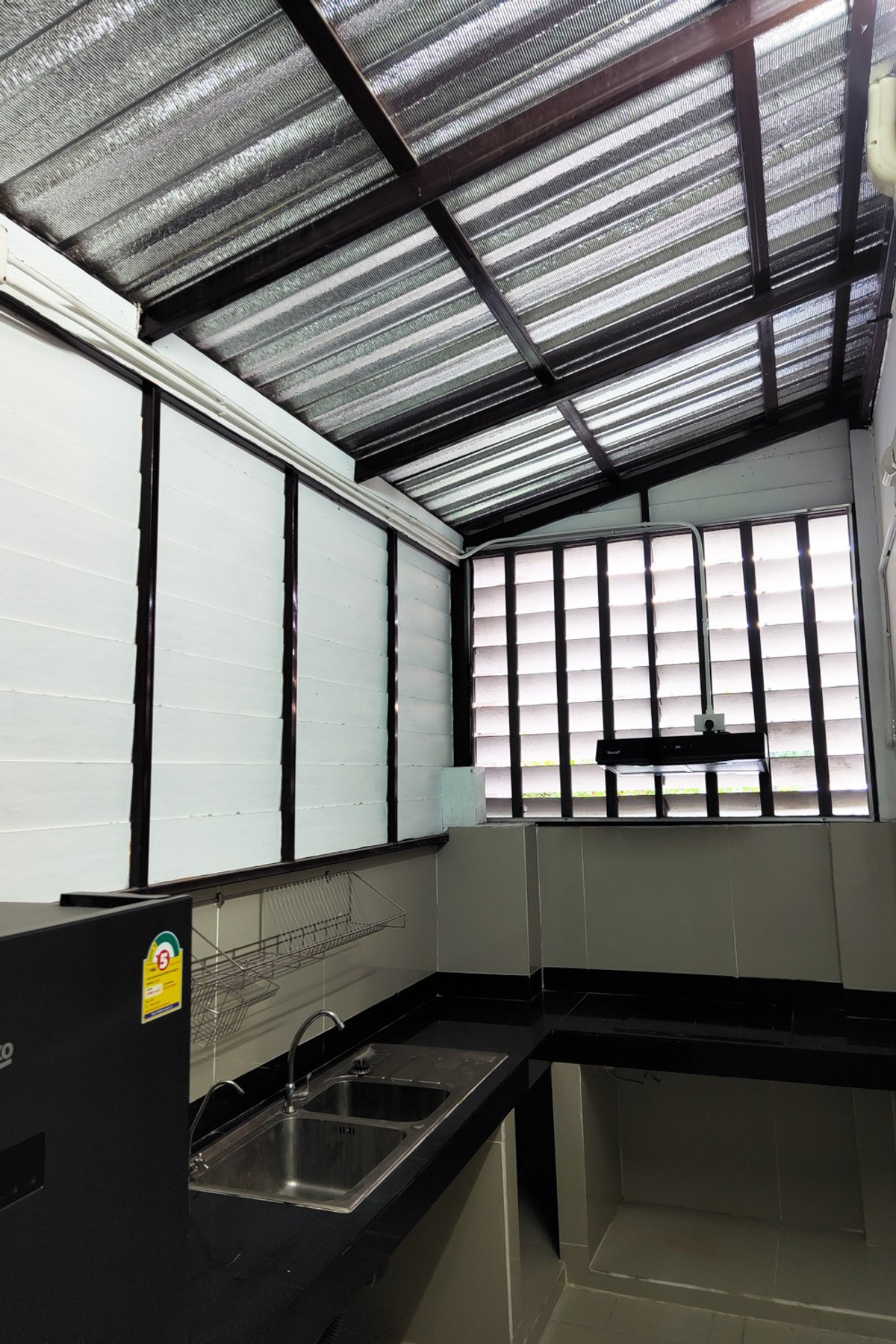 For RentTownhomeVipawadee, Don Mueang, Lak Si : 5mins go to Harrow ,4bedroom townhome, 5.7m wide, corner unit, Chang Akat Uthit Road, near Don Mueang Airport.