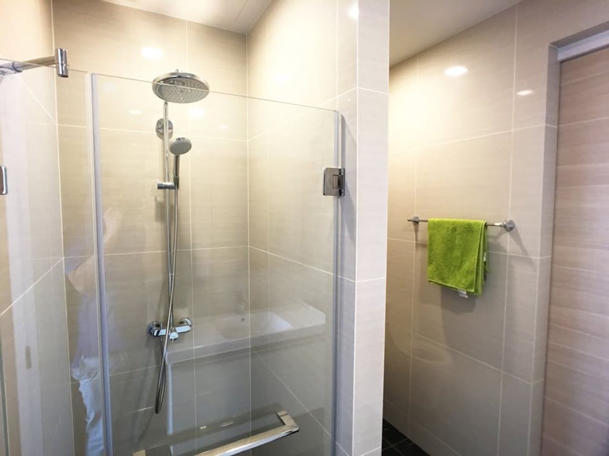 CondoSukhumvit, Asoke, Thonglor : Luxury condo at Park24. Convenient transportation. Near the BTS Skytrain has a beautiful-luxurious shuttle. Ready to stay immediately !!