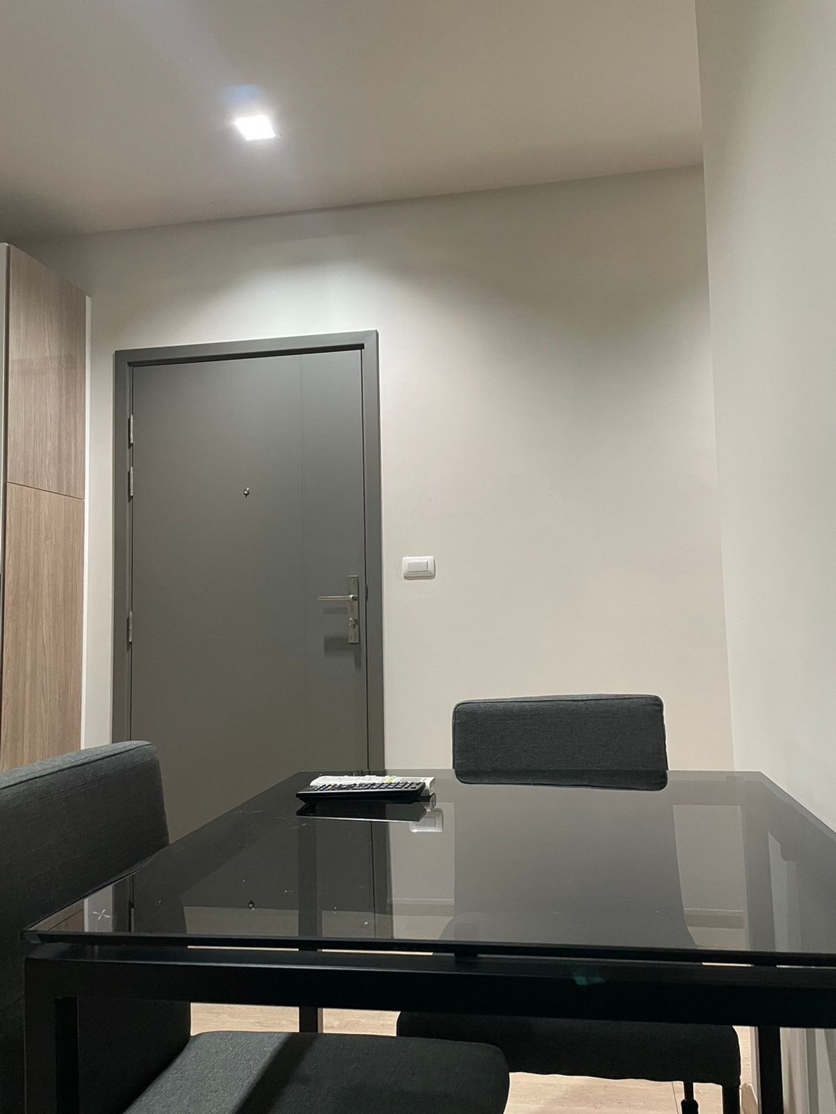 ให้เช่าคอนโดระยอง : ปล่อยเช่า Escent Condo Rayong (เอสเซ็นท์ คอนโด ระยอง) ห้องสวย ชั้น 12A วิวเซนทรัล ขนาด 34 ตร.ม. | 1 ห้องนอน | เฟอร์ครบ พร้อมอยู่ค่าเช่าเพียง 8,500 บาท