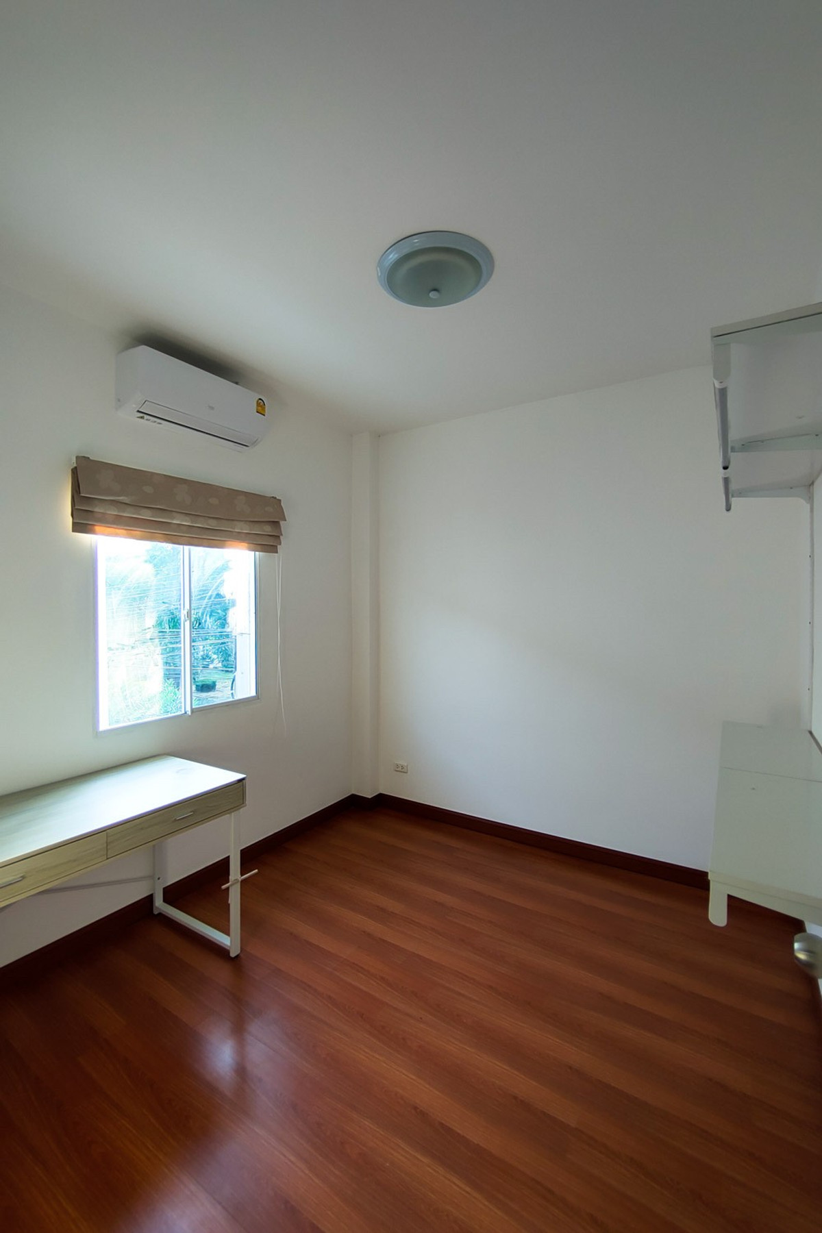 For RentTownhomeVipawadee, Don Mueang, Lak Si : 5mins go to Harrow ,4bedroom townhome, 5.7m wide, corner unit, Chang Akat Uthit Road, near Don Mueang Airport.