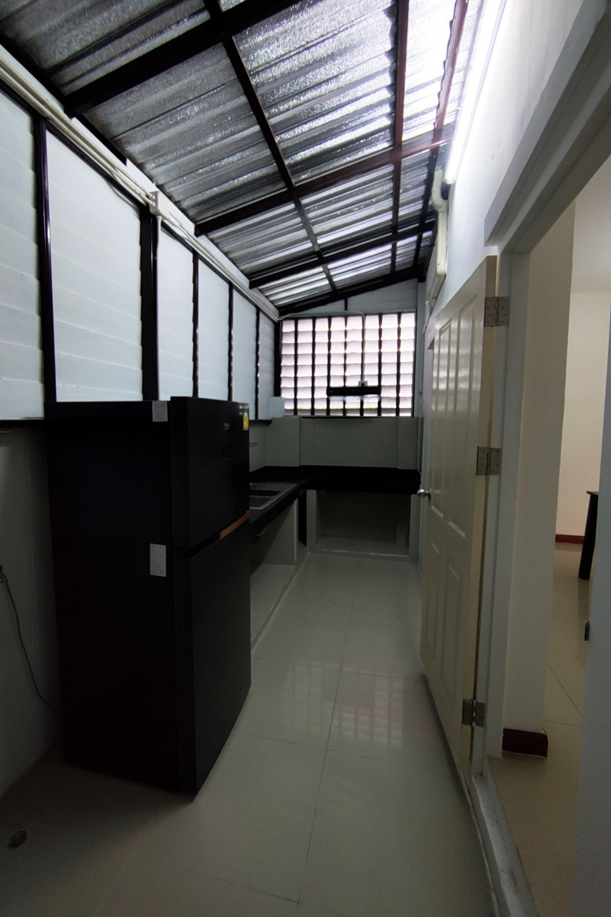 For RentTownhomeVipawadee, Don Mueang, Lak Si : 5mins go to Harrow ,4bedroom townhome, 5.7m wide, corner unit, Chang Akat Uthit Road, near Don Mueang Airport.