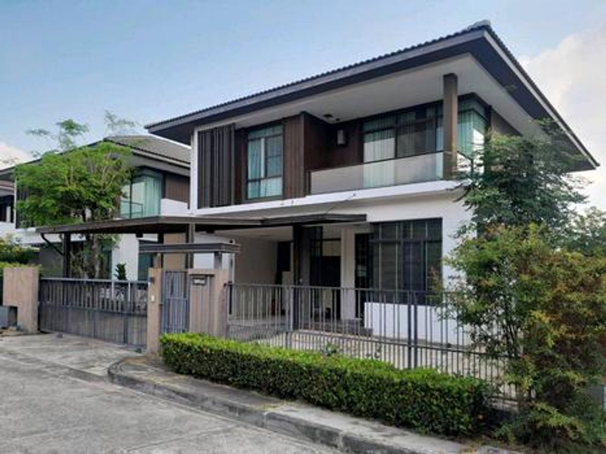 For RentHouseLadkrabang, Suwannaphum Airport : 🚩🍀⭐For rent / sale, private luxury resort, Manthana On Nut - Ring Road 3, next to Kanchanaphisek Ring Road, single house, beautifully decorated in Western Art style, ready to move in, Fully Furnished ✅
