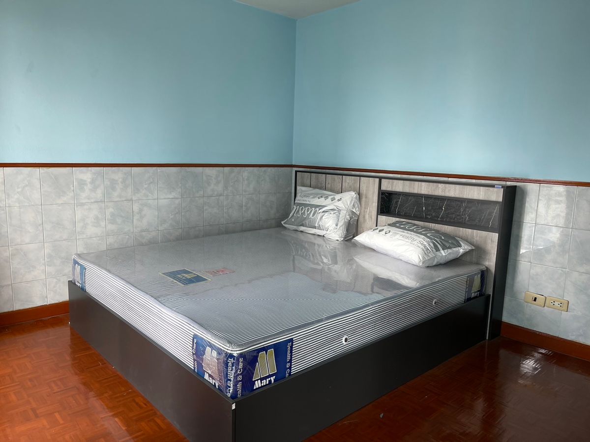 ให้เช่าคอนโดสีลม ศาลาแดง บางรัก : Silom Suite Room for Rent (Sathorn 12)