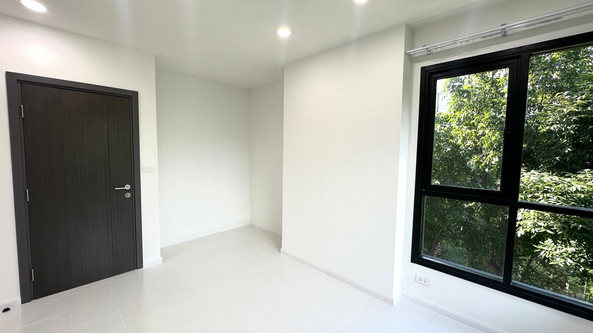 For SaleCondoOnnut, Udomsuk : Condo for sale The Base Park West Sukhumvit 77, price 5,240,000  baht [MKS250358]