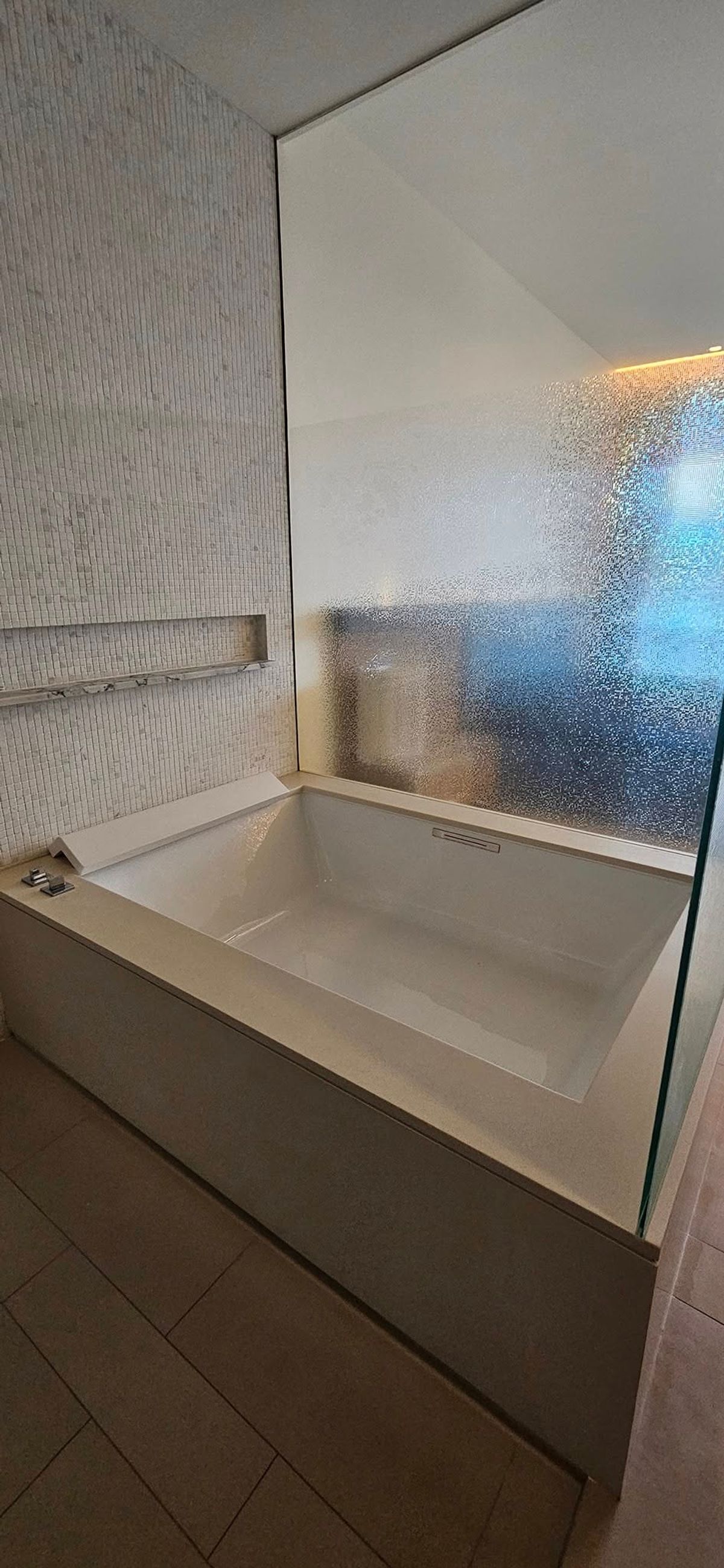 ขายคอนโดหัวหิน ประจวบคีรีขันธ์ : 🌴 คอนโดหรูติดทะเล หัวหิน OCAS Hua Hin วิวทะเลส่วนตัวพร้อมสิ่งอำนวยความสะดวกครบครัน เดินเพียง 2 นาทีถึงชายหาดหัวหิน