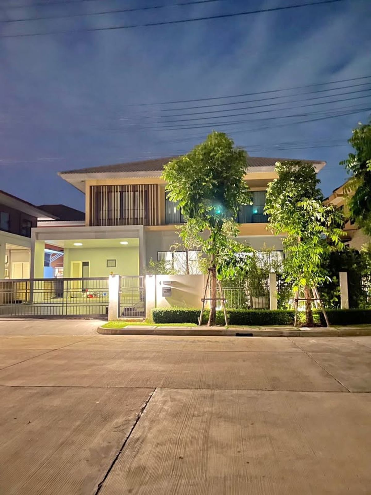 ให้เช่าบ้านปทุมธานี รังสิต ธรรมศาสตร์ : บ้านเดี่ยว 4ห้องนอน 4ห้องน้ำ เฟอร์นิเจอร์ครบ ไปทางด่วน 2นาที ไปฟิวเจอร์ 10นาที