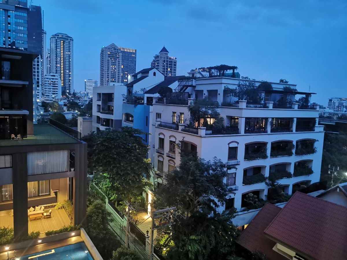ให้เช่าคอนโดสาทร นราธิวาส : ✨ คอนโดหรู พร้อมอยู่ ใจกลางสาทร! ✨ 📍 คอนโด สาทร 7 ทำเลดี ใกล้ BTS ช่องนนทรี เดินทางสะดวกสบาย! 2 ห้องนอน