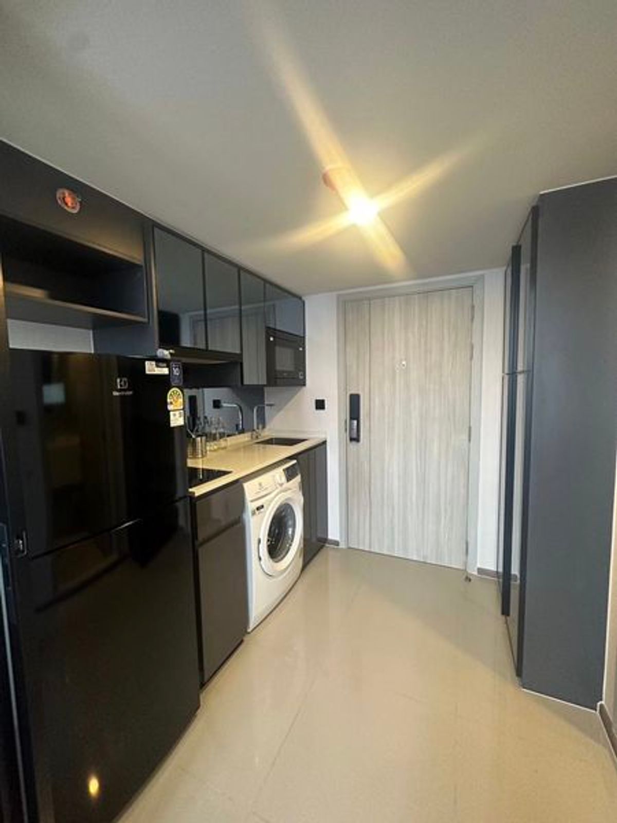 For SaleCondoSiam Paragon ,Chulalongkorn,Samyan : Park Origin Chula Samyan【𝐒𝐄𝐋𝐋 & 𝐑𝐄𝐍𝐓】🔥Beautifully decorated in a warm minimalist style, closed kitchen, perfectly separated functions, in the heart of Samyan🔥 Contact Line ID: @hacondo