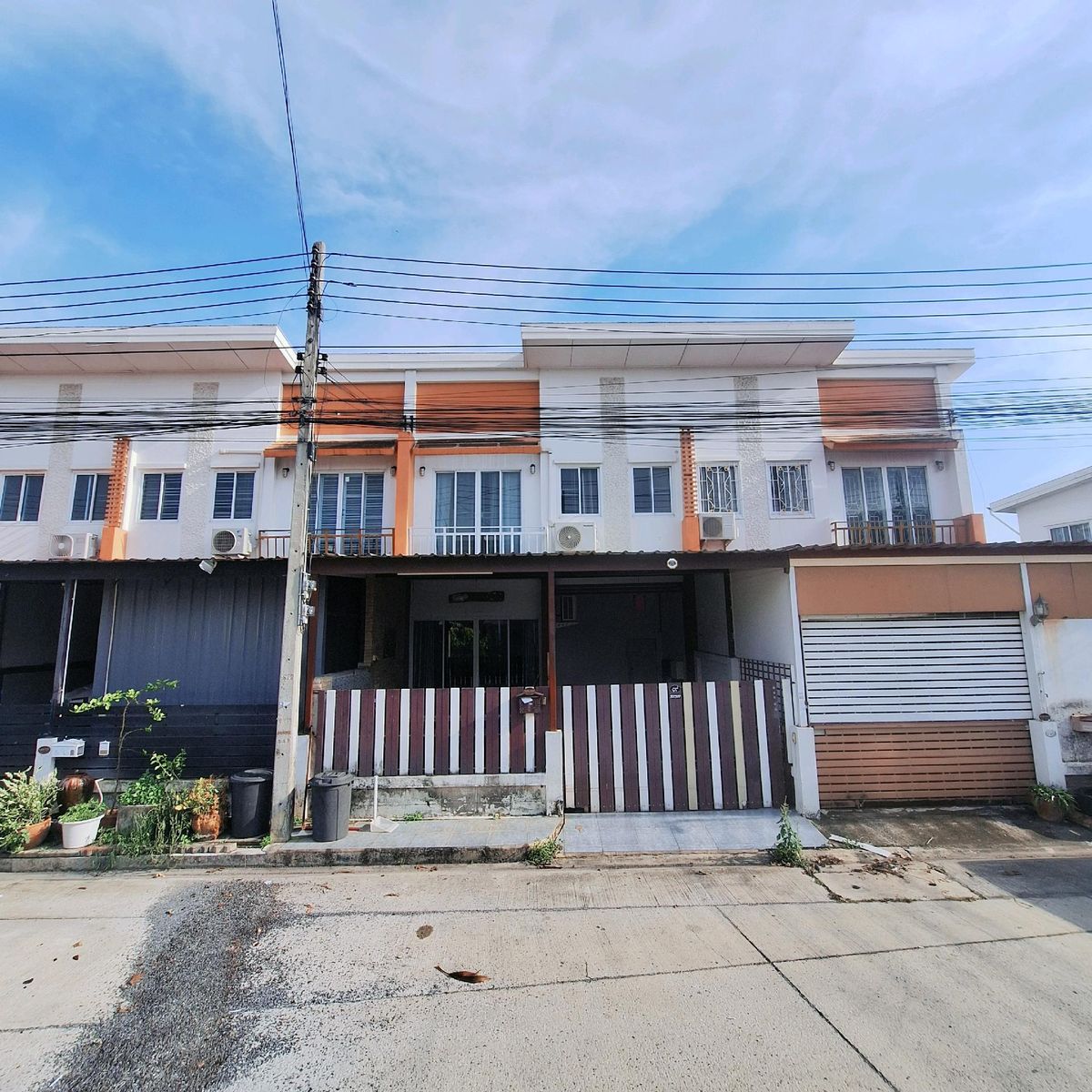 ให้เช่าทาวน์โฮมอยุธยา : ให้เช่าทาวน์โฮม / Home for rent / 出租房屋