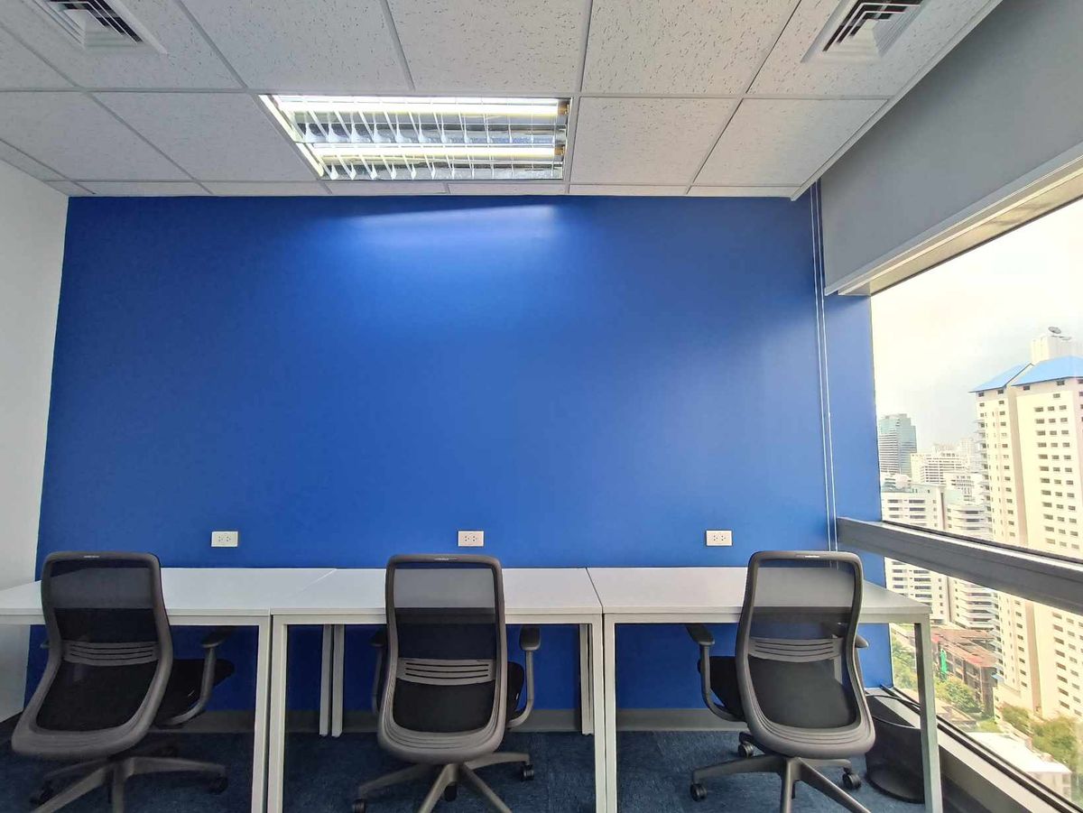 For RentOfficeSukhumvit, Asoke, Thonglor : Service Office Office area for rent Asoke Serviced Office. Beautifully decorated, ready to go to the Serm -Mitr Tower Sukhumvit21 Asoke building. The area for 1 - 50 people (starting at 10,000 baht) near the Asoke BTS, MRT Sukhumvit 21  